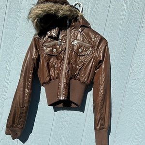 I’m cleaning my closet. Big jacket. Like new.